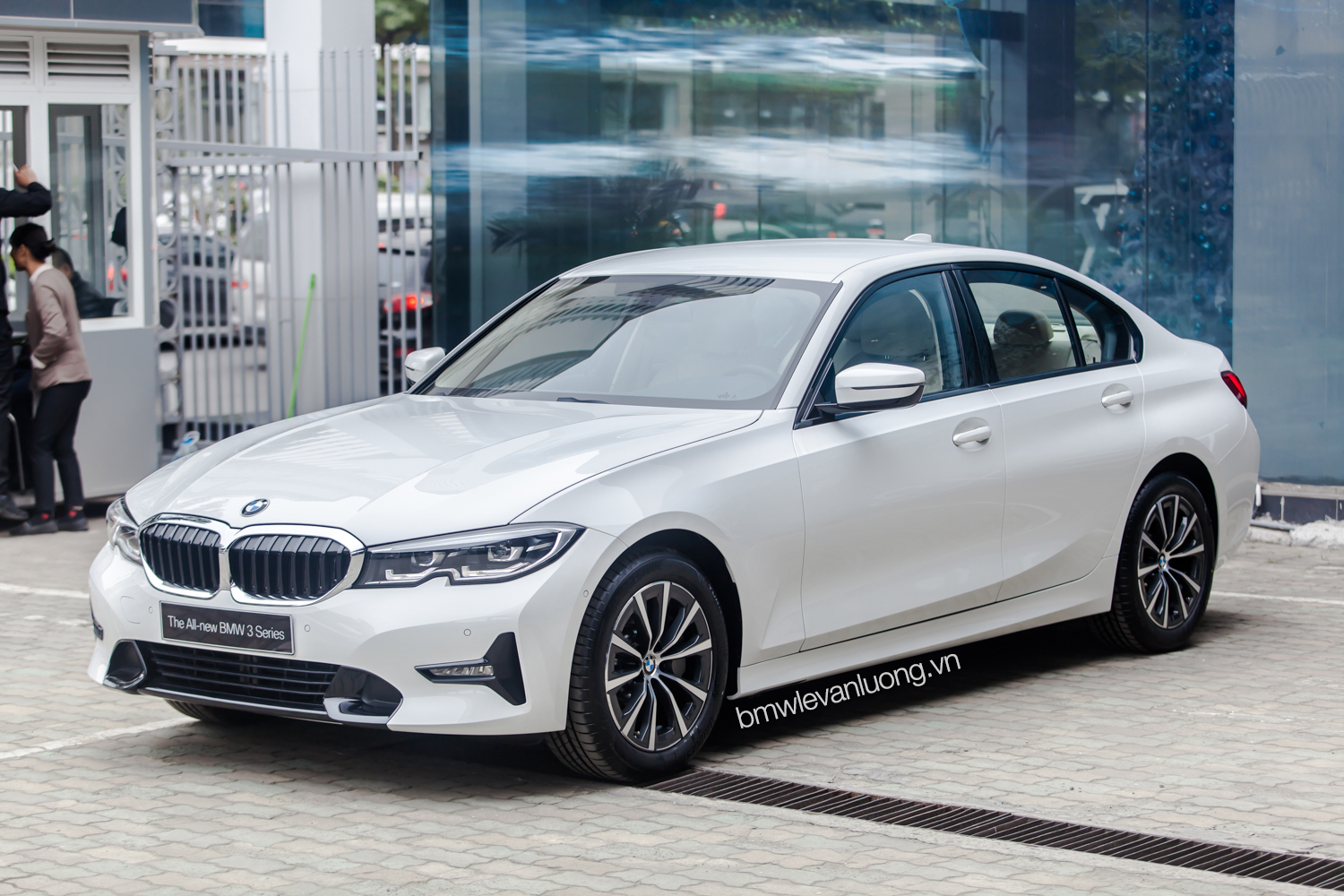 Chi tiết thông số kỹ thuật BMW 3Series bản lắp ráp Rẻ hơn gần 800 triệu  liệu có gì khác biệt  AutoFun